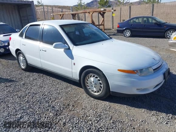 ✅ 2000 Saturn LS • VIN: 1G8JW52R8YY624261 • Lot: 43611950. Listed on IAAI with Not provided. Free auction sales archive from the USA and detailed vehicle history report at DreamBid. Image 1.