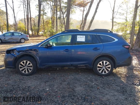✅ 2022 Subaru Outback Premium • VIN: 4S4BTAFC0N3210526 • Lot: 43702521. Listed on IAAI with 35,008 mi. Free auction sales archive from the USA and detailed vehicle history report at DreamBid. Image 15.