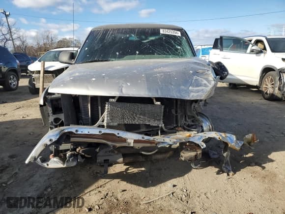 ✅ 2001 Chevrolet Suburban LS • VIN: 3GNFK16T21G162731 • Лот: 83425394. Опубликован ранее на Copart с пробегом 231 377 миль. Бесплатный доступ к архиву аукционных продаж из США и подробный отчёт об истории автомобиля на DreamBid. Изображение 5.