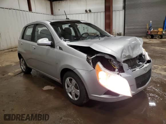 2009 Chevrolet Aveo 1LT z VIN KL1TD66E59B395194, wystawiony jako Copart lot #87202024 z przebiegiem 105 944 mil mil oraz Czysty tytuł • Clean title. Historia ofert i sprzedaży dostępna na DreamBid. Obrazek 4.