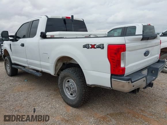 ✅ 2017 Ford F-250 XLT • VIN: 1FT7X2B67HEF20444 • Лот: 43143380. Опубликован ранее на IAAI с пробегом 157 762 миль. Бесплатный доступ к архиву аукционных продаж из США и подробный отчёт об истории автомобиля на DreamBid. Изображение 3.