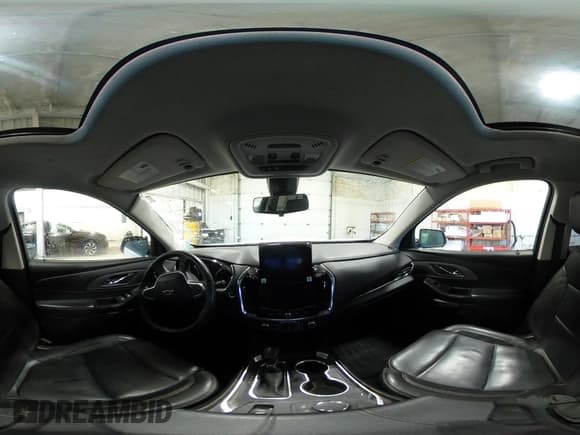 ✅ 2021 Chevrolet Traverse RS • VIN: 1GNEVJKW5MJ218117 • Lot: 42496133. Wystawiony na IAAI z przebiegiem 51 154 mil. Bezpłatny archiwum sprzedaży aukcyjnych z USA i szczegółowy raport historii pojazdu na DreamBid. Zdjęcie 18.