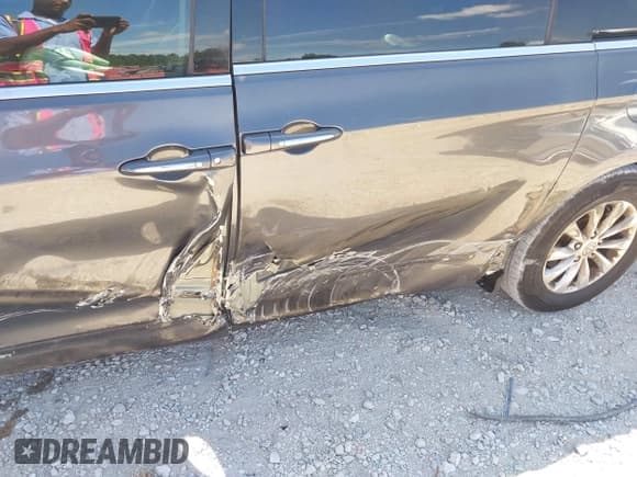 ✅ 2017 Chrysler Pacifica Touring L • VIN: 2C4RC1BG0HR503740 • Lot: 43132608. Wystawiony na IAAI z przebiegiem 151 008 mil. Bezpłatny archiwum sprzedaży aukcyjnych z USA i szczegółowy raport historii pojazdu na DreamBid. Zdjęcie 6.