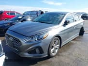 ✅ 2019 Hyundai Sonata Sport • VIN: 5NPE34AF2KH771511 • Lot: 43410228. Listed on IAAI with 84,242 mi. Free auction sales archive from the USA and detailed vehicle history report at DreamBid. Image 2.