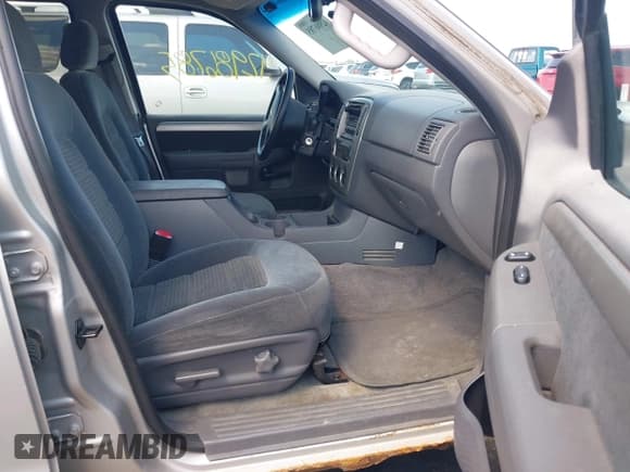 ✅ 2003 Ford Explorer XLT • VIN: 1FMZU73K13ZA23946 • Lot: 42986785. Listed on IAAI with 254,867 mi. Free auction sales archive from the USA and detailed vehicle history report at DreamBid. Image 5.
