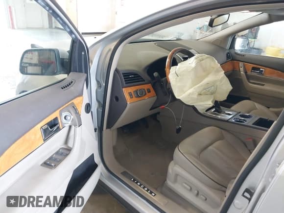 ✅ 2015 Lincoln MKX • VIN: 2LMDJ6JK4FBL30488 • Lot: 42579792. Listed on IAAI with 79,650 mi. Free auction sales archive from the USA and detailed vehicle history report at DreamBid. Image 21.