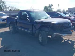 2001 Chevrolet Silverado 1500 z VIN 1GCEC14W01Z224545, wystawiony jako IAAI lot #43474128 z przebiegiem Nie podano mil oraz . Historia ofert i sprzedaży dostępna na DreamBid. Obrazek 1.