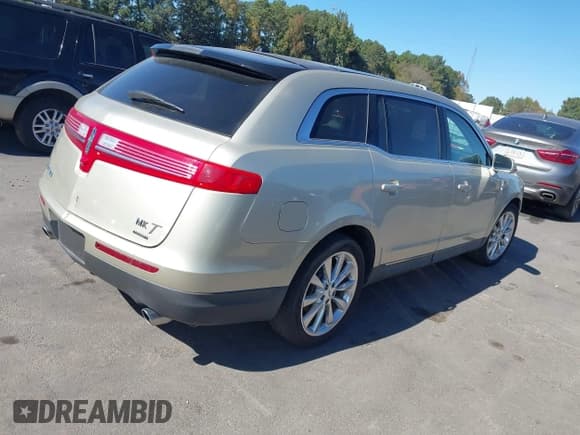 ✅ 2011 Lincoln MKT EcoBoost • VIN: 2LMHJ5AT3BBJ53270 • Лот: 43501934. Опубликован ранее на IAAI с пробегом 107 112 миль. Бесплатный доступ к архиву аукционных продаж из США и подробный отчёт об истории автомобиля на DreamBid. Изображение 4.