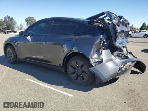 ✅ 2024 Tesla Model Y • VIN: 7SAYGDED7RF106609 • Lot: 82500405. Wystawiony na Copart z przebiegiem 33 574 mil. Bezpłatny archiwum sprzedaży aukcyjnych z USA i szczegółowy raport historii pojazdu na DreamBid. Zdjęcie 2.