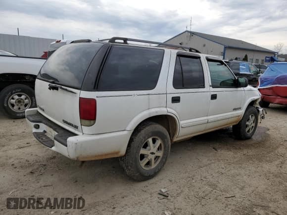 ✅ 2002 Chevrolet Blazer LS • VIN: 1GNDT13W52K169699 • Lot: 45846975. Wystawiony na Copart z przebiegiem 292 270 mil. Bezpłatny archiwum sprzedaży aukcyjnych z USA i szczegółowy raport historii pojazdu na DreamBid. Zdjęcie 3.
