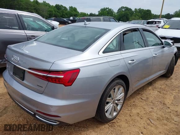 ✅ 2019 Audi A6 Premium • VIN: WAUD8AF25KN127502 • Lot: 42329915. Wystawiony na IAAI z przebiegiem 47 353 mil. Bezpłatny archiwum sprzedaży aukcyjnych z USA i szczegółowy raport historii pojazdu na DreamBid. Zdjęcie 4.