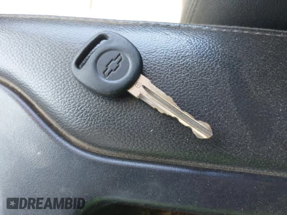 ✅ 2010 Chevrolet Silverado 2500HD • VIN: 1GC5CVBG3AZ266887 • Lot: 42055588. Wystawiony na IAAI z przebiegiem 150 946 mil. Bezpłatny archiwum sprzedaży aukcyjnych z USA i szczegółowy raport historii pojazdu na DreamBid. Zdjęcie 11.