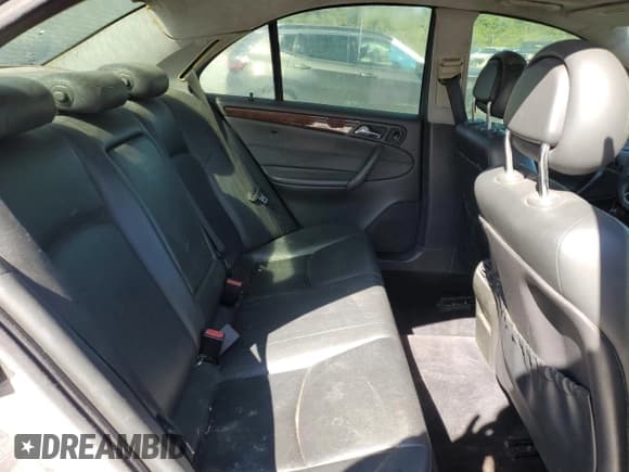 ✅ 2003 Mercedes-Benz C 320 • VIN: WDBRF84J73F362558 • Lot: 50038745. Wystawiony na Copart z przebiegiem 204 702 mil. Bezpłatny archiwum sprzedaży aukcyjnych z USA i szczegółowy raport historii pojazdu na DreamBid. Zdjęcie 10.