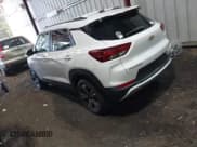 ✅ 2023 Chevrolet TrailBlazer LT • VIN: KL79MPS21PB207706 • Лот: 43633143. Опубликован ранее на IAAI с пробегом 15 578 миль. Бесплатный доступ к архиву аукционных продаж из США и подробный отчёт об истории автомобиля на DreamBid. Изображение 3.