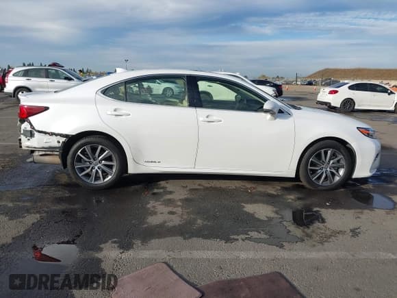 ✅ 2018 Lexus ES 300h • VIN: JTHBW1GG9J2192717 • Лот: 43686005. Опубликован ранее на IAAI с пробегом 72 370 миль. Бесплатный доступ к архиву аукционных продаж из США и подробный отчёт об истории автомобиля на DreamBid. Изображение 14.