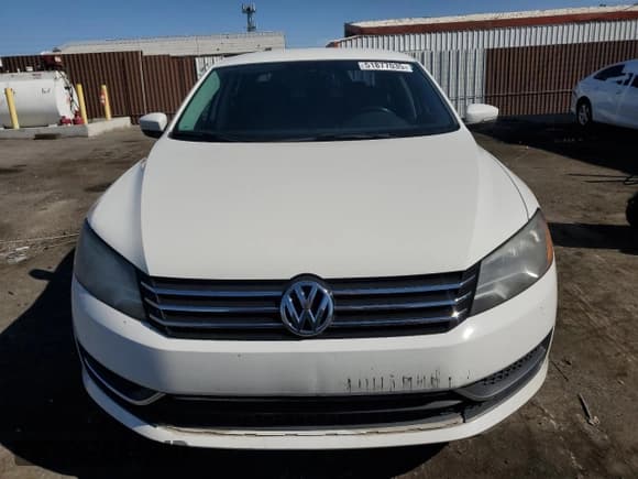 ✅ 2014 Volkswagen Passat Wolfsburg Edition • VIN: 1VWAT7A33EC113778 • Lot: 51877035. Listed on Copart with 166,720 mi. Free auction sales archive from the USA and detailed vehicle history report at DreamBid. Image 5.
