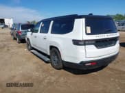 ✅ 2024 Jeep Grand Wagoneer Series II • VIN: 1C4SJSFP8RS186202 • Lot: 43154418. Wystawiony na IAAI z przebiegiem Nie podano. Bezpłatny archiwum sprzedaży aukcyjnych z USA i szczegółowy raport historii pojazdu na DreamBid. Zdjęcie 3.