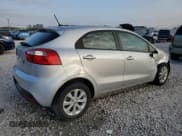✅ 2015 Kia Rio SX • VIN: KNADN5A33F6428768 • Lot: 43371585. Wystawiony na Copart z przebiegiem 141 318 mil. Bezpłatny archiwum sprzedaży aukcyjnych z USA i szczegółowy raport historii pojazdu na DreamBid. Zdjęcie 3.