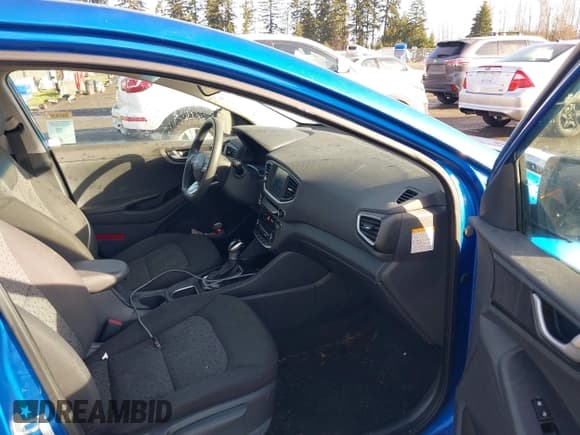 ✅ 2017 Hyundai Ioniq Blue • VIN: KMHC65LC0HU026306 • Lot: 41707234. Wystawiony na IAAI z przebiegiem 77 793 mil. Bezpłatny archiwum sprzedaży aukcyjnych z USA i szczegółowy raport historii pojazdu na DreamBid. Zdjęcie 5.