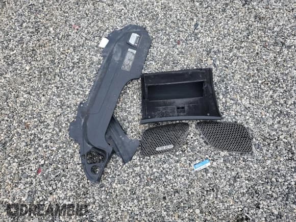 ✅ 2006 Pontiac GTO • VIN: 6G2VX12UX6L556239 • Lot: 84600425. Wystawiony na Copart z przebiegiem 148 064 mil. Bezpłatny archiwum sprzedaży aukcyjnych z USA i szczegółowy raport historii pojazdu na DreamBid. Zdjęcie 12.