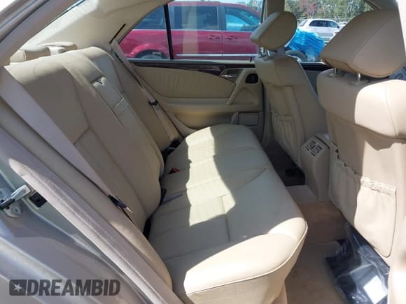 ✅ 1999 Mercedes-Benz E 320 • VIN: WDBJF65H4XA785212 • Lot: 42987974. Listed on IAAI with 106,438 mi. Free auction sales archive from the USA and detailed vehicle history report at DreamBid. Image 8.