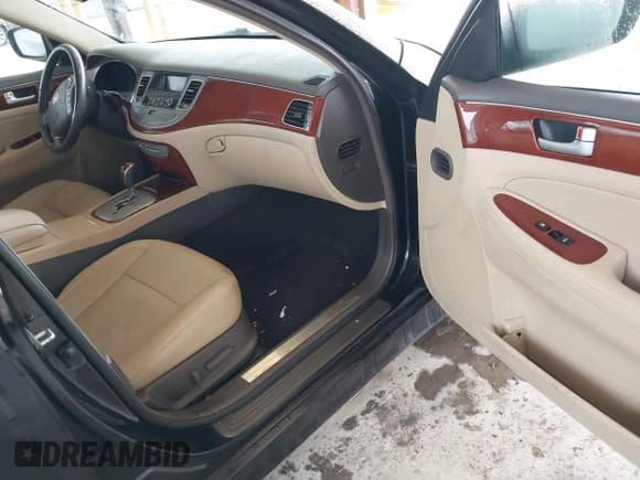 ✅ 2012 Hyundai Genesis 3.8L • VIN: KMHGC4DD3CU178908 • Лот: 43565782. Опубликован ранее на IAAI с пробегом 153 199 миль. Бесплатный доступ к архиву аукционных продаж из США и подробный отчёт об истории автомобиля на DreamBid. Изображение 5.