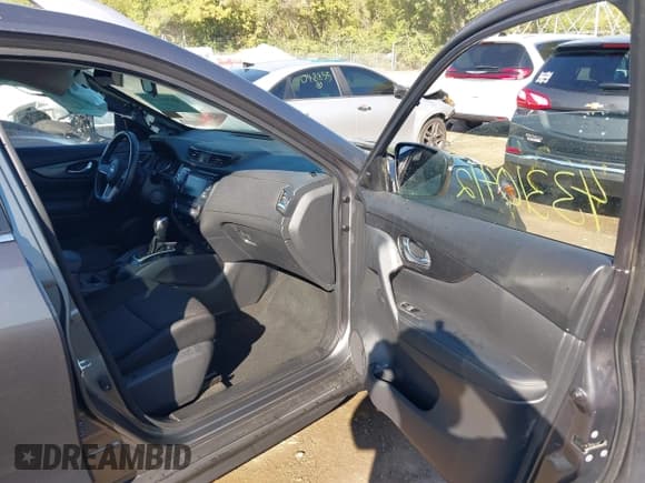 ✅ 2019 Nissan Rogue SV • VIN: KNMAT2MT6KP533475 • Лот: 43310412. Опубликован ранее на IAAI с пробегом 86 715 миль. Бесплатный доступ к архиву аукционных продаж из США и подробный отчёт об истории автомобиля на DreamBid. Изображение 5.