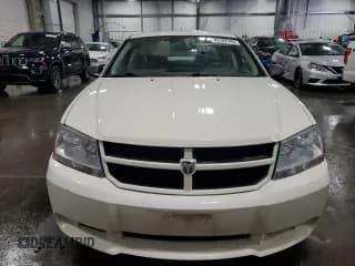 ✅ 2008 Dodge Avenger • VIN: 1B3LC46R88N232539 • Lot: 45102745. Wystawiony na Copart z przebiegiem 167 472 mil. Bezpłatny archiwum sprzedaży aukcyjnych z USA i szczegółowy raport historii pojazdu na DreamBid. Zdjęcie 5.