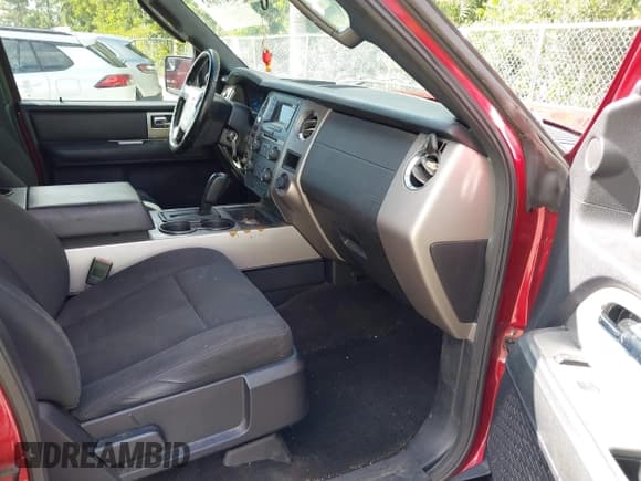 ✅ 2017 Ford Expedition XLT • VIN: 1FMJU1HTXHEA59547 • Lot: 43471692. Listed on IAAI with 190,095 mi. Free auction sales archive from the USA and detailed vehicle history report at DreamBid. Image 5.