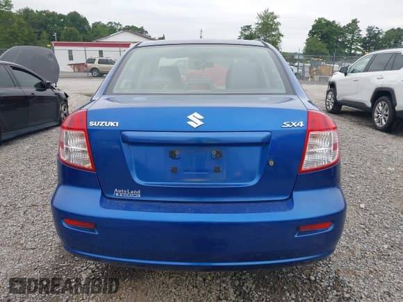 ✅ 2013 Suzuki SX4 LE • VIN: JS2YC5A32D6100013 • Lot: 42918706. Wystawiony na IAAI z przebiegiem 184 918 mil. Bezpłatny archiwum sprzedaży aukcyjnych z USA i szczegółowy raport historii pojazdu na DreamBid. Zdjęcie 17.
