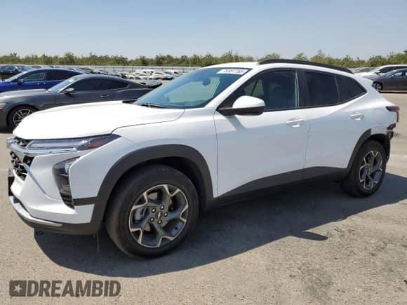 2025 Chevrolet Trax LT с VIN KL77LHEP3SC056345, выставлен на аукционе Copart как лот 70387765 с пробегом 21 275 миль миль и Списание • Salvage title. История ставок и продаж доступна на DreamBid. Изображение 1.