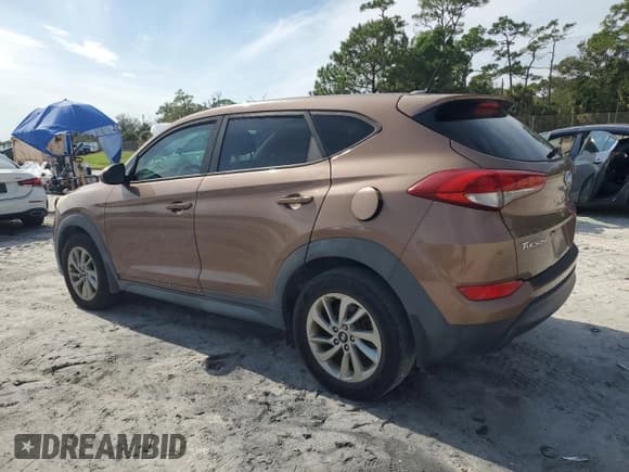 ✅ 2016 Hyundai Tucson SE • VIN: KM8J23A44GU157773 • Лот: 91659835. Опубликован ранее на Copart с пробегом 139 977 миль. Бесплатный доступ к архиву аукционных продаж из США и подробный отчёт об истории автомобиля на DreamBid. Изображение 2.