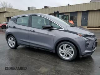 ✅ 2023 Chevrolet Bolt EV 1LT • VIN: 1G1FW6S0XP4186747 • Lot: 50262455. Wystawiony na Copart z przebiegiem 30 207 mil. Bezpłatny archiwum sprzedaży aukcyjnych z USA i szczegółowy raport historii pojazdu na DreamBid. Zdjęcie 4.