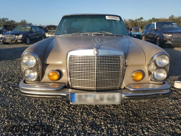 ✅ 1972 Mercedes-Benz 280 • VIN: 10806812011058 • Lot: 78598864. Listed on Copart with Not provided. Free auction sales archive from the USA and detailed vehicle history report at DreamBid. Image 5.