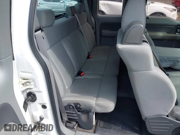 ✅ 2008 Ford F-150 STX • VIN: 1FTRX12W58FA48631 • Lot: 42962325. Listed on IAAI with 297,994 mi. Free auction sales archive from the USA and detailed vehicle history report at DreamBid. Image 8.