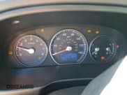 ✅ 2012 Hyundai Santa Fe SE • VIN: 5XYZH4AG4CG110518 • Lot: 77423244. Listed on Copart with 170,903 mi. Free auction sales archive from the USA and detailed vehicle history report at DreamBid. Image 9.