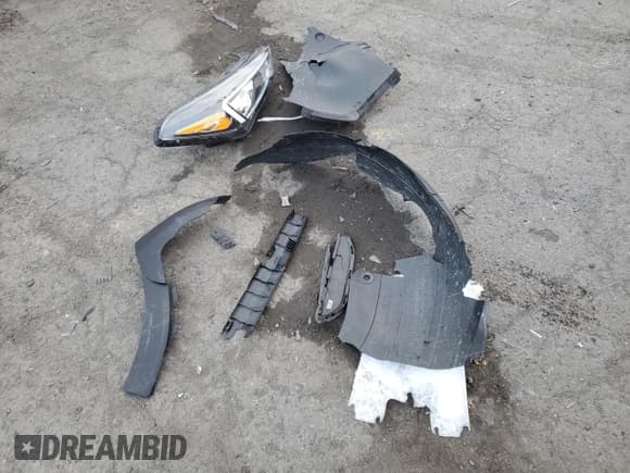 ✅ 2016 Chevrolet Malibu LS • VIN: 1G1ZB5ST5GF190643 • Лот: 92809495. Опубликован ранее на Copart с пробегом 124 813 миль. Бесплатный доступ к архиву аукционных продаж из США и подробный отчёт об истории автомобиля на DreamBid. Изображение 12.