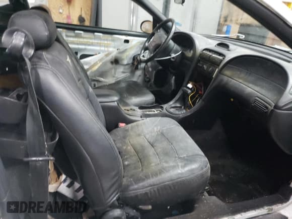 ✅ 1995 Ford Mustang • VIN: 1FALP404XSF266697 • Lot: 47772545. Listed on Copart with 97,995 mi. Free auction sales archive from the USA and detailed vehicle history report at DreamBid. Image 10.