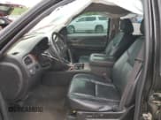 ✅ 2009 Chevrolet Suburban LTZ • VIN: 1GNFC36069R283773 • Lot: 54270315. Wystawiony na Copart z przebiegiem 253 966 mil. Bezpłatny archiwum sprzedaży aukcyjnych z USA i szczegółowy raport historii pojazdu na DreamBid. Zdjęcie 7.