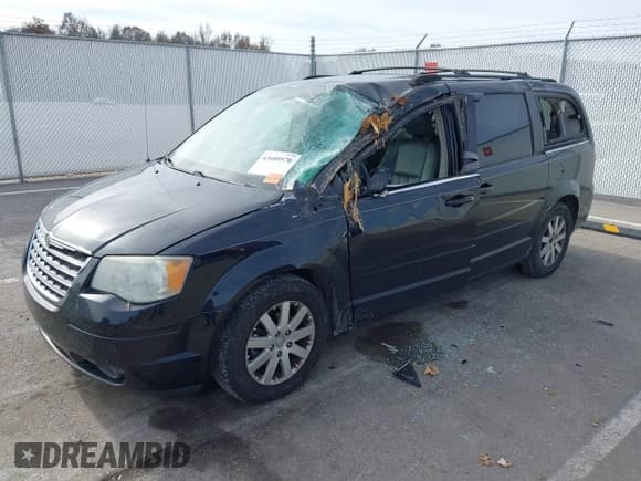 ✅ 2008 Chrysler Town & Country Touring • VIN: 2A8HR54P28R607704 • Lot: 43689570. Listed on IAAI with 235,370 mi. Free auction sales archive from the USA and detailed vehicle history report at DreamBid. Image 18.