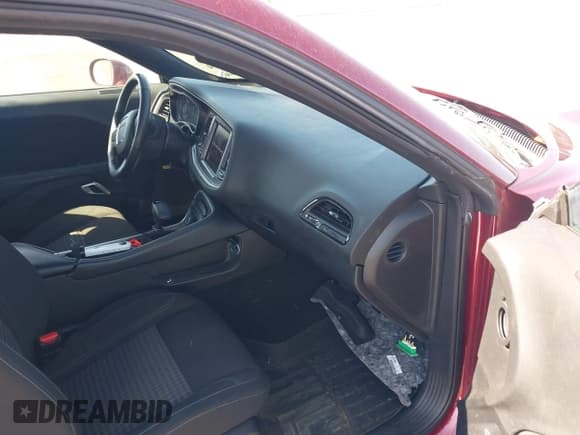 ✅ 2022 Dodge Challenger SXT • VIN: 2C3CDZGGXNH109629 • Lot: 41977454. Listed on IAAI with 64,946 mi. Free auction sales archive from the USA and detailed vehicle history report at DreamBid. Image 5.