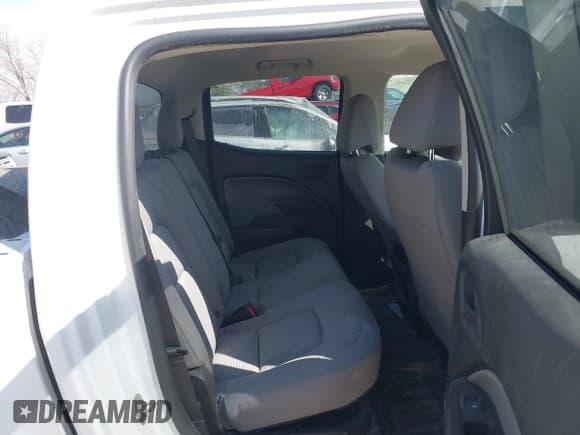 ✅ 2019 Chevrolet Colorado 2WD Work Truck • VIN: 1GCGSBEA7K1302243 • Lot: 42049966. Wystawiony na IAAI z przebiegiem 104 209 mil. Bezpłatny archiwum sprzedaży aukcyjnych z USA i szczegółowy raport historii pojazdu na DreamBid. Zdjęcie 8.