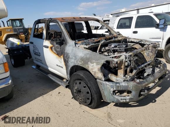 ✅ 2020 Ram 5500 Tradesman • VIN: 3C7WRMFL5LG175209 • Lot: 63820114. Wystawiony na Copart z przebiegiem Nie podano. Bezpłatny archiwum sprzedaży aukcyjnych z USA i szczegółowy raport historii pojazdu na DreamBid. Zdjęcie 4.