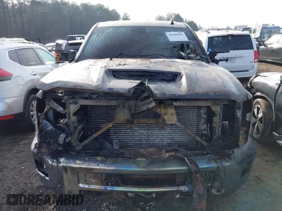 ✅ 2019 Chevrolet Silverado 2500HD LTZ • VIN: 1GC1KTEY0KF183978 • Лот: 41105581. Опубликован ранее на IAAI с пробегом Не указан. Бесплатный доступ к архиву аукционных продаж из США и подробный отчёт об истории автомобиля на DreamBid. Изображение 6.