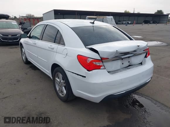 ✅ 2011 Chrysler 200 LX • VIN: 1C3BC4FB9BN553725 • Lot: 43651405. Listed on IAAI with 144,603 mi. Free auction sales archive from the USA and detailed vehicle history report at DreamBid. Image 3.