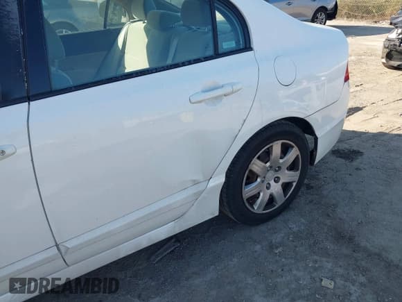 ✅ 2009 Honda Civic LX • VIN: 2HGFA16539H333805 • Лот: 43800379. Опубликован ранее на IAAI с пробегом 283 247 миль. Бесплатный доступ к архиву аукционных продаж из США и подробный отчёт об истории автомобиля на DreamBid. Изображение 6.