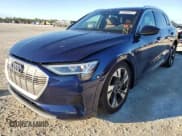 ✅ 2022 Audi e-tron Premium Plus • VIN: WA1LAAGE8NB030872 • Lot: 72593972. Wystawiony na Copart z przebiegiem 4 896 mil. Bezpłatny archiwum sprzedaży aukcyjnych z USA i szczegółowy raport historii pojazdu na DreamBid. Zdjęcie 1.