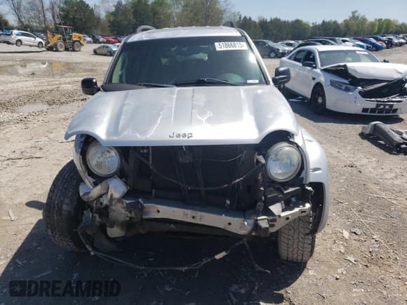 ✅ 2004 Jeep Liberty Renegade • VIN: 1J4GL38K64W207714 • Лот: 51866815. Опубликован ранее на Copart с пробегом 141 000 миль. Бесплатный доступ к архиву аукционных продаж из США и подробный отчёт об истории автомобиля на DreamBid. Изображение 5.