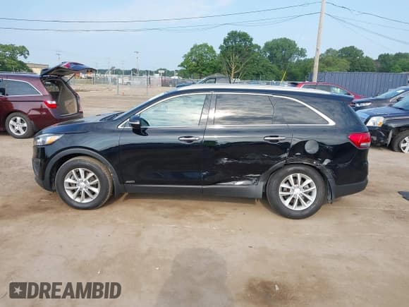 ✅ 2016 Kia Sorento LX • VIN: 5XYPGDA32GG168026 • Lot: 42675390. Listed on IAAI with 86,707 mi. Free auction sales archive from the USA and detailed vehicle history report at DreamBid. Image 15.