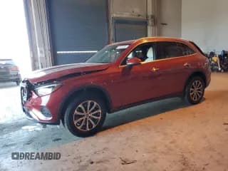 ✅ 2024 Mercedes-Benz GLC 300 • VIN: W1NKM4HB3RF129329 • Лот: 90483055. Опубликован ранее на Copart с пробегом 17 637 миль. Бесплатный доступ к архиву аукционных продаж из США и подробный отчёт об истории автомобиля на DreamBid. Изображение 1.